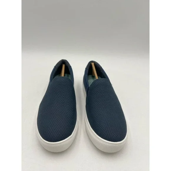 Dr. Scholl's Shoes Women's Nova Slip On Fashion Sneaker,Navy Blue, Size 8 - Picture 3 of 6